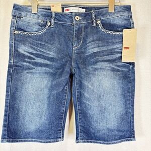 Levi's Women's NWT Bermuda Shorts Size 11